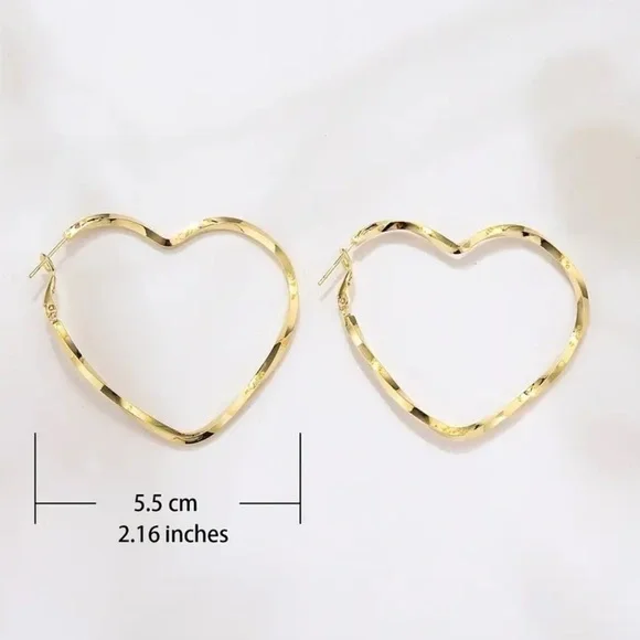 New! Luxury 14k Gold Twist Heart Earrings - Picture 4 of 6